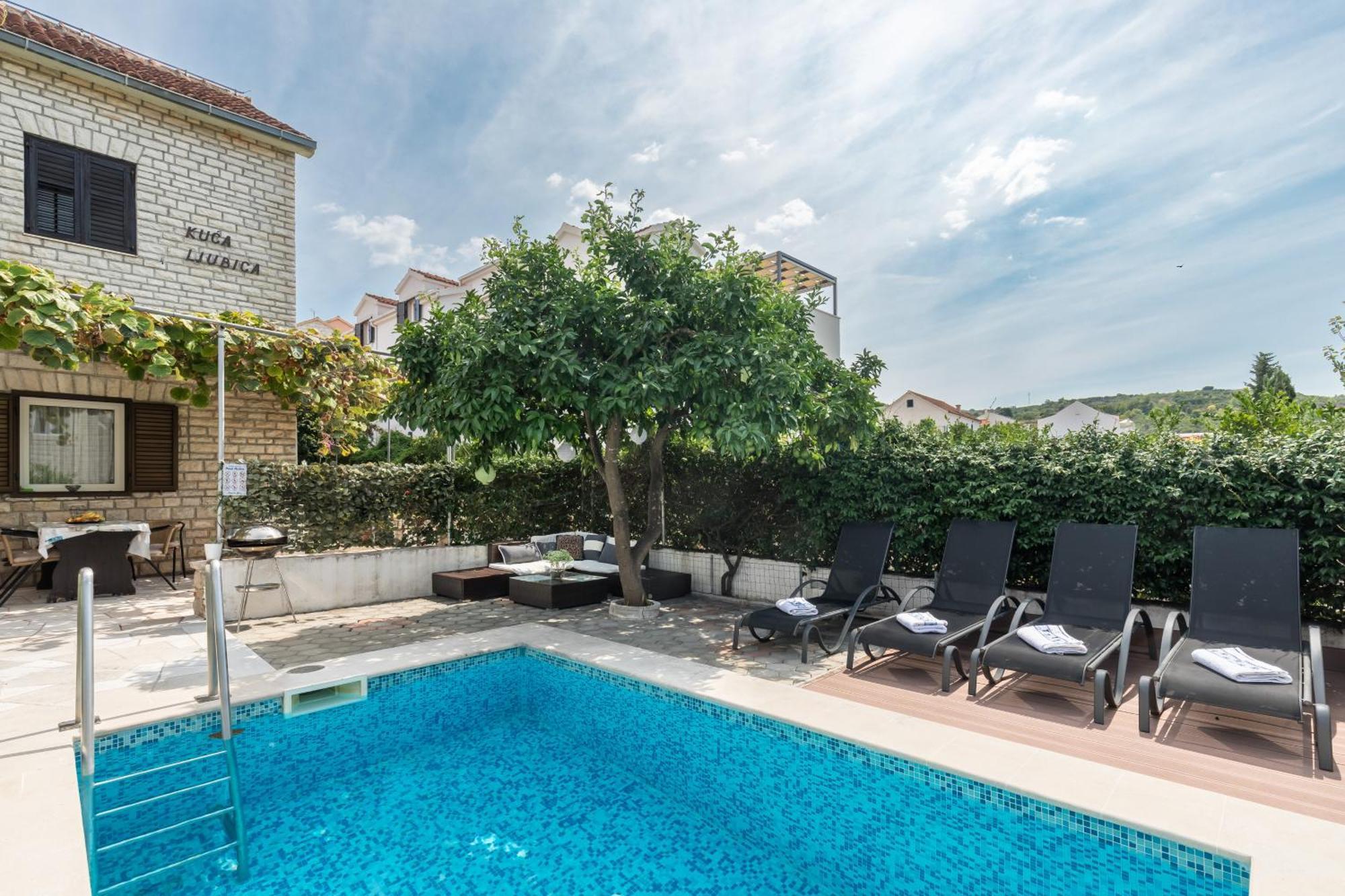 Sweet Dreams Apartment Sutivan ภายนอก รูปภาพ